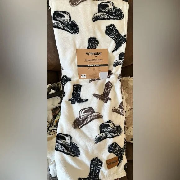 Wrangler Western Cowboy Hats and boots Plush Throw Blanket - Picture 1 of 4